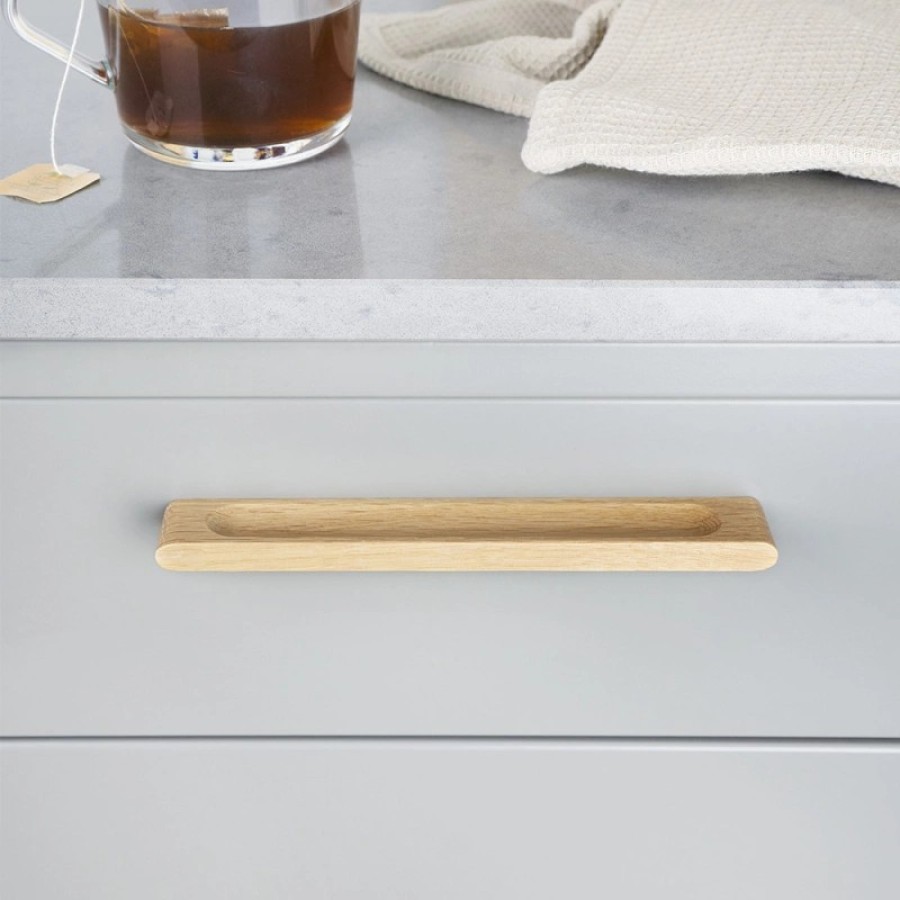 Rankenėlė DALEN  |lakuotas ąžuolas